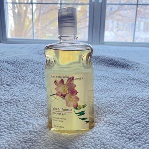 Bath and Body Works Sheer Freesia shower gel